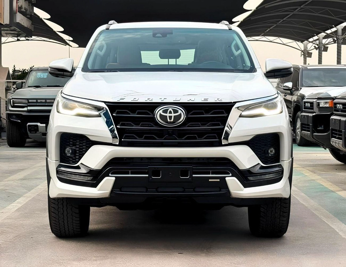 Toyota Fortuner SR5 || 2.8L DIESEL V4 4WD | RADAR | 360*CAMERA | AUTO AC (CODE # FD6FO)-1-0