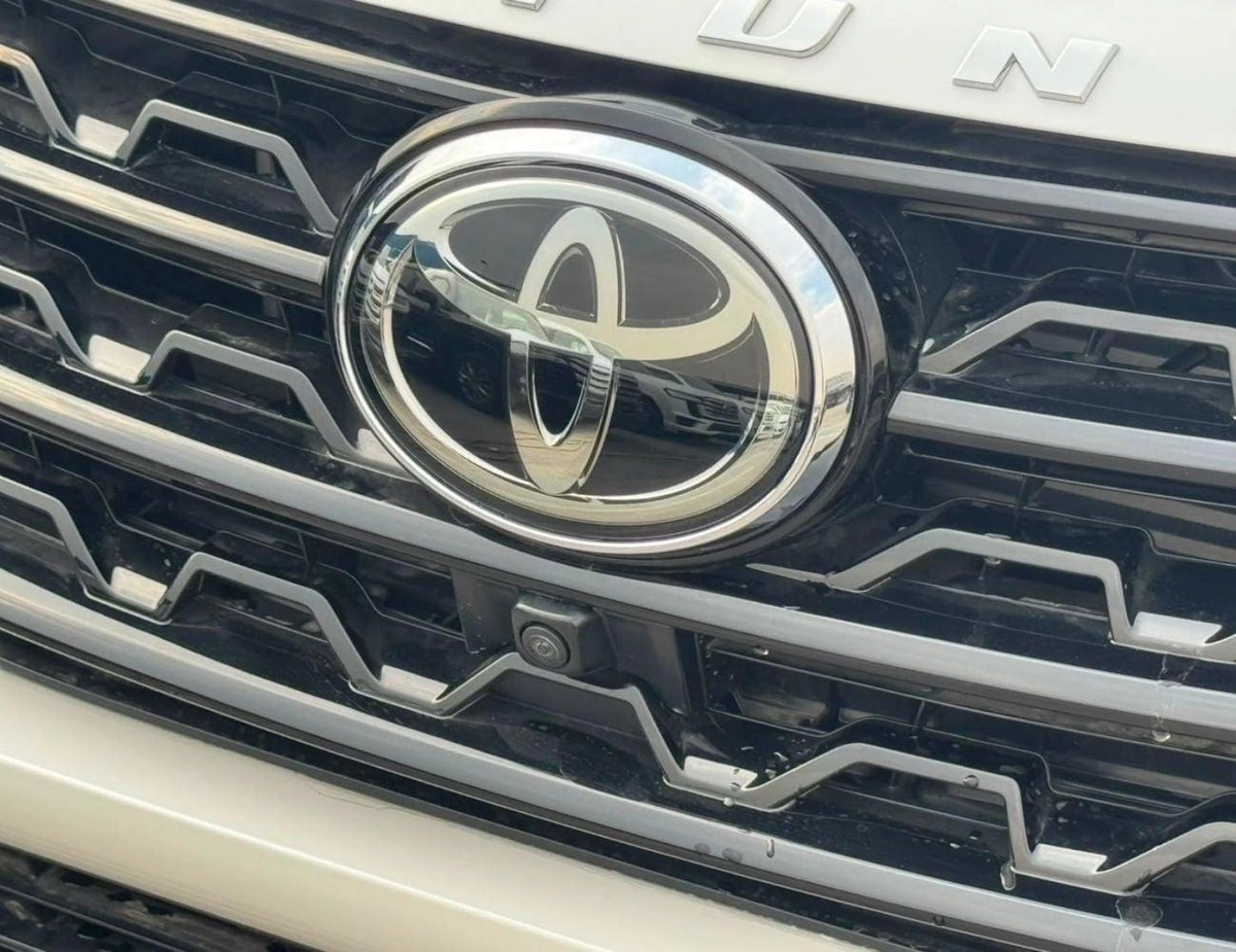 Toyota Fortuner SR5 || 2.8L DIESEL V4 4WD | RADAR | 360*CAMERA | AUTO AC (CODE # FD6FO)-8-0