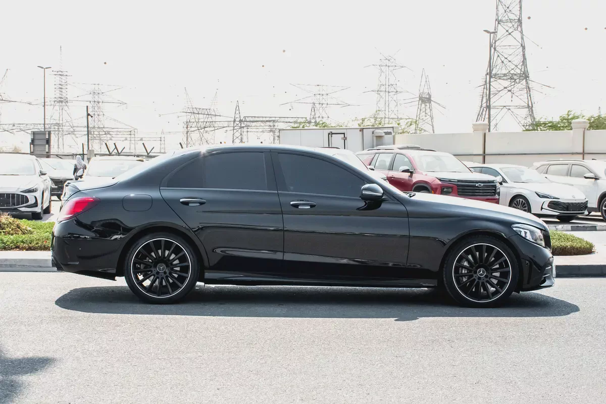 Mercedes-Benz C-Class C43 AMG 2019 Japanese Specs-3-3