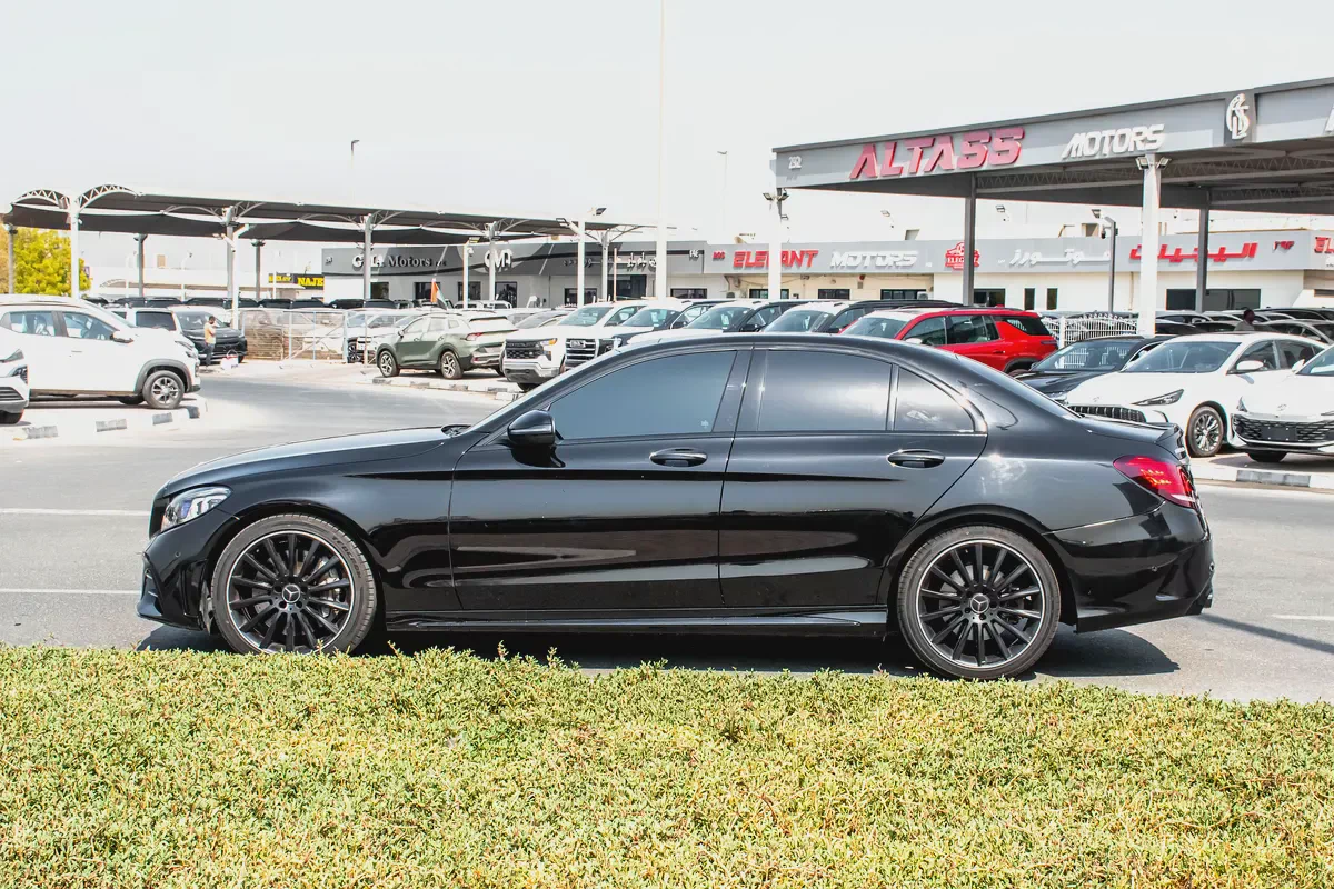 Mercedes-Benz C-Class C43 AMG 2019 Japanese Specs-4-4