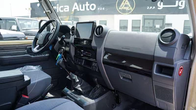 Toyota Land Cruiser 70 HT VXR LC76 LX-11