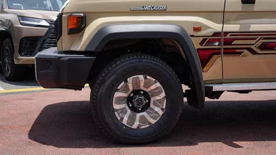 Toyota Land Cruiser 70 HT VXR LC76 LX-15