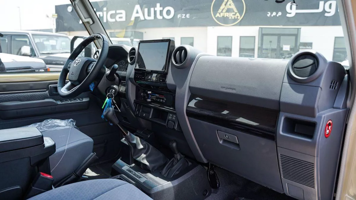Toyota Land Cruiser 70 HT VXR LC76 LX-11-0