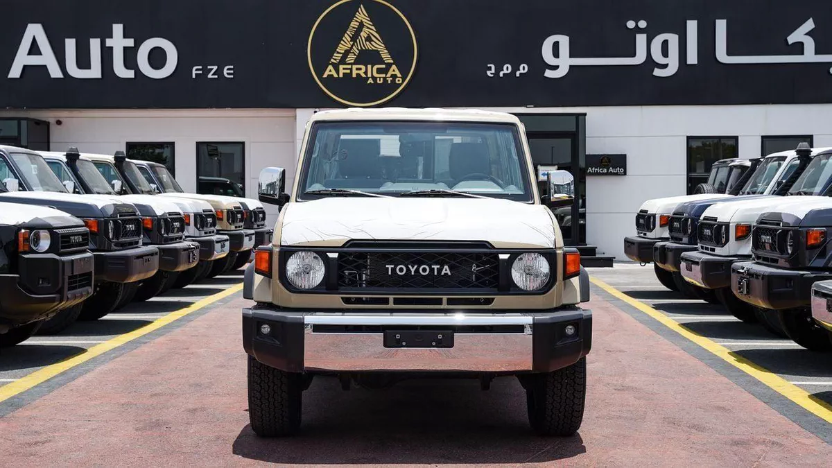 Toyota Land Cruiser 70 HT VXR LC76 LX-1-0