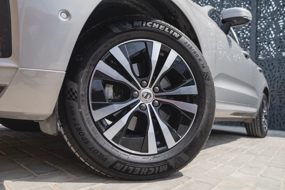 Volvo XC60 2024-8-8