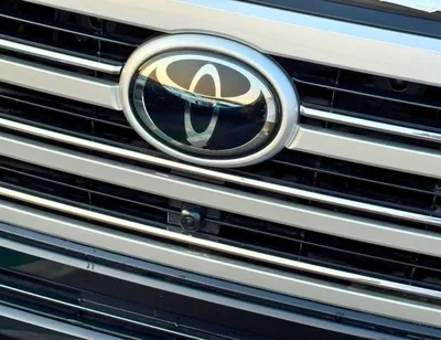 Toyota Land Cruiser VX 4.0L PETROL V6 | RADAR | BIG DVD | REAR ENTERTAINMENT SCREEN | COOL BOX | FULL OPTION (CODE#VX4MA-8