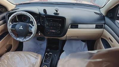 Mitsubishi Outlander GLX 2014 | GCC Specs | Well Maintained-13