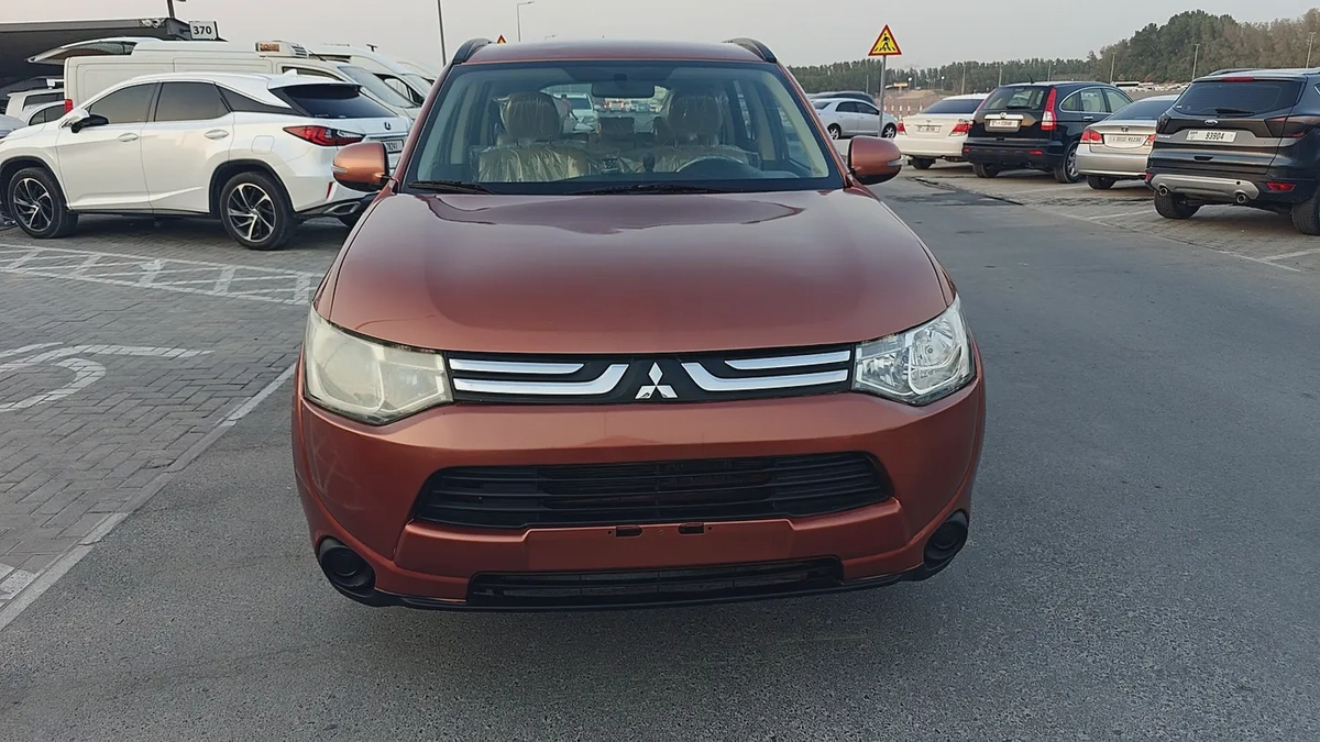 Mitsubishi Outlander GLX 2014 | GCC Specs | Well Maintained-9-9