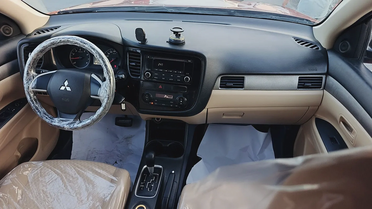 Mitsubishi Outlander GLX 2014 | GCC Specs | Well Maintained-13-13