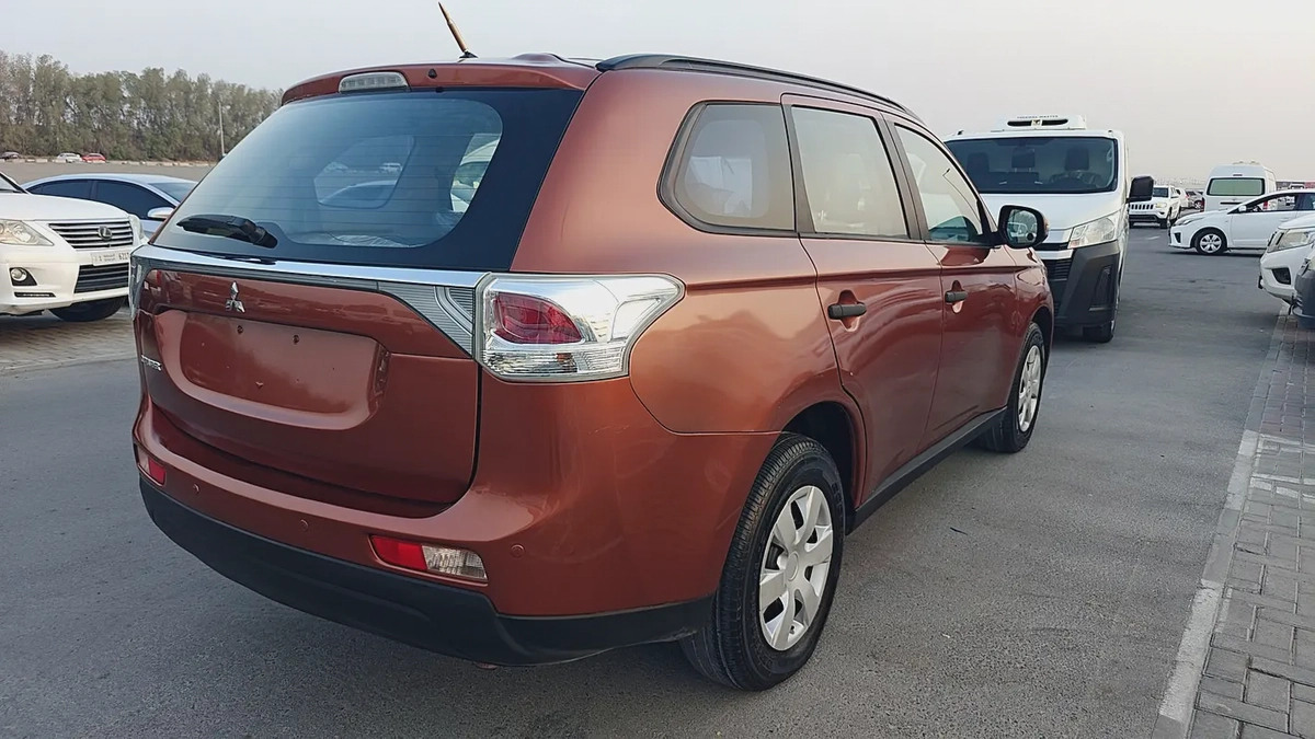 Mitsubishi Outlander GLX 2014 | GCC Specs | Well Maintained-7-7