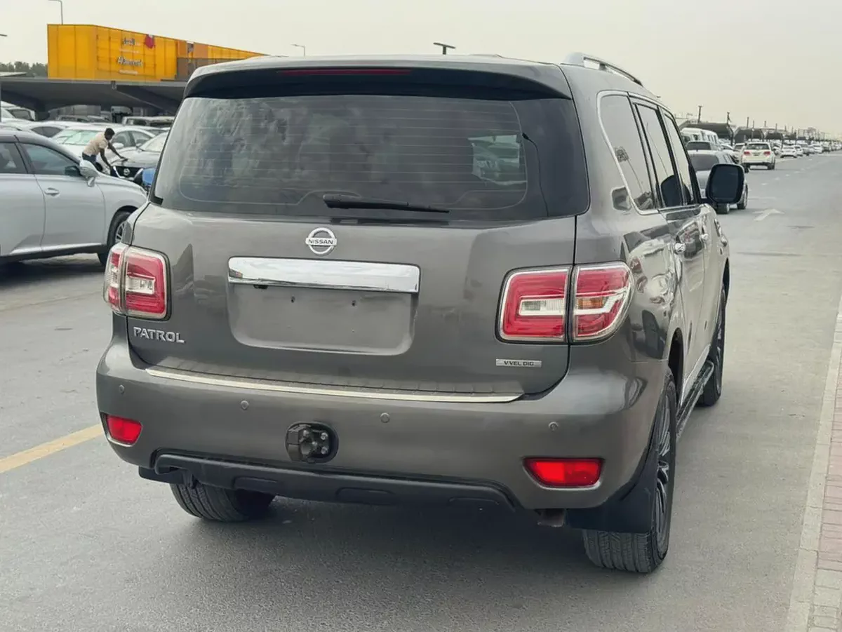 Nissan patrol 2015 Gary color fullopshin GCC calen cR-8-8