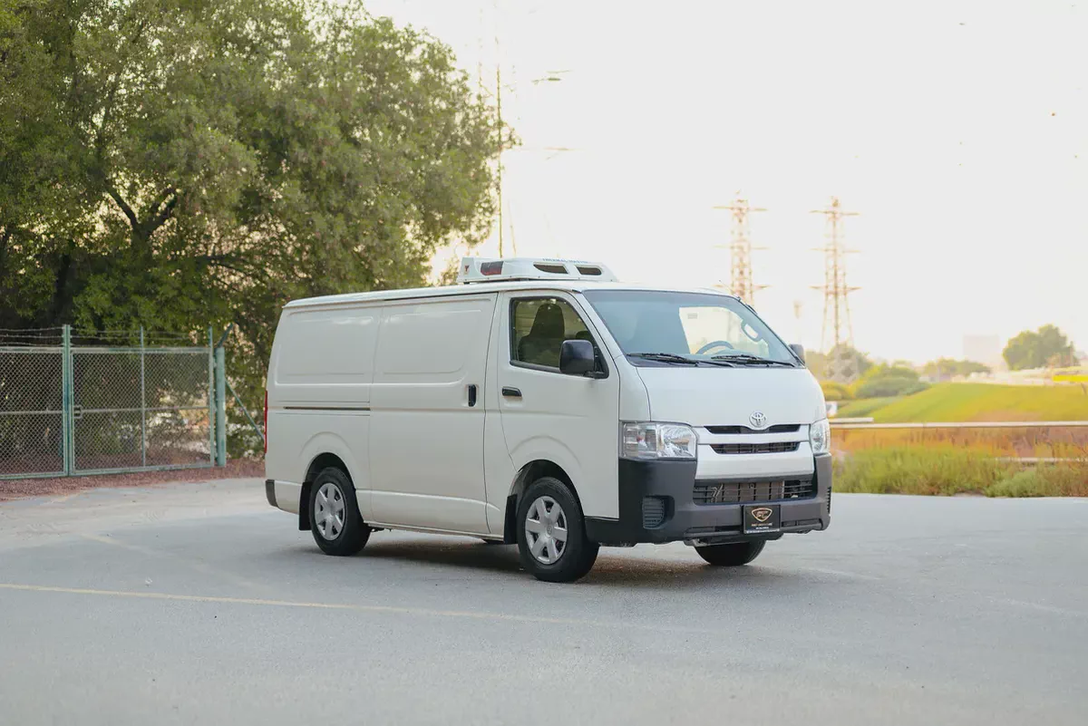 Hiace Standard Roof | Chiller Van | GCC Specs | Ref#T26310-1-1