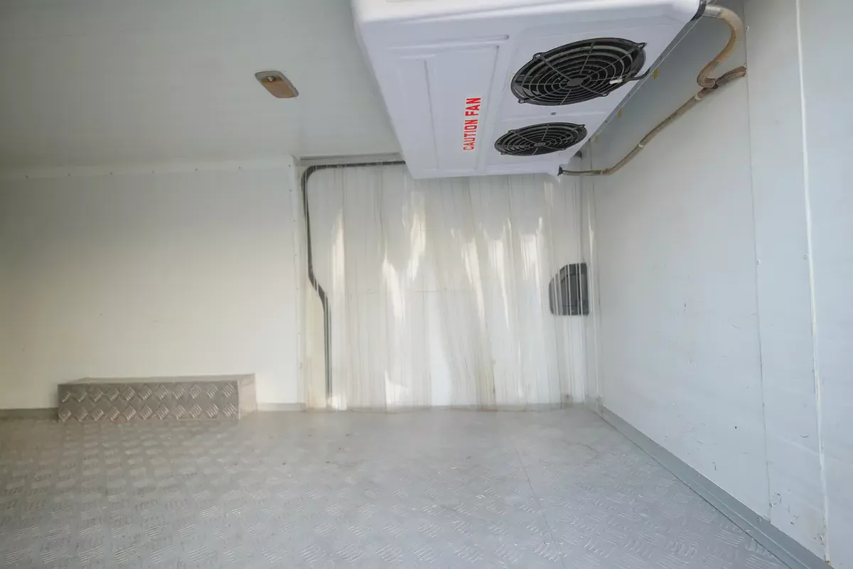 Hiace Standard Roof | Chiller Van | GCC Specs | Ref#T26310-7-7