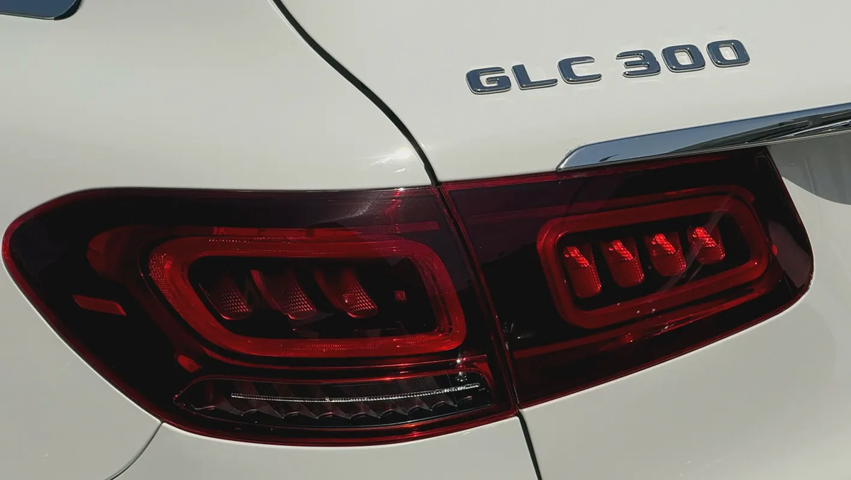 MERCEDES - GLC300 - 2021 - AMG KIT - V4 2,0L - BY TURBO - AMERICAN SPECS VERY GOOD CONDITION