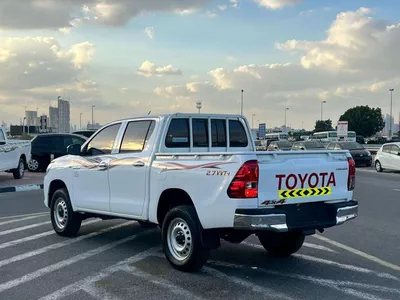 Toyota Hilux GLX 2022 Toyota Hilux 2.7L V4 - 4x4 AWD Original Paint - GCC - Patrol Automatic-4