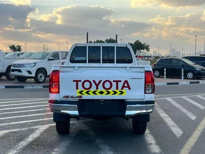 Toyota Hilux GLX 2022 Toyota Hilux 2.7L V4 - 4x4 AWD Original Paint - GCC - Patrol Automatic-5