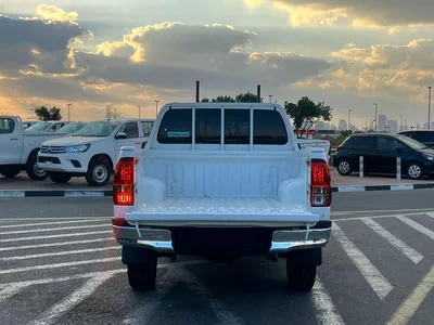 Toyota Hilux GLX 2022 Toyota Hilux 2.7L V4 - 4x4 AWD Original Paint - GCC - Patrol Automatic-6