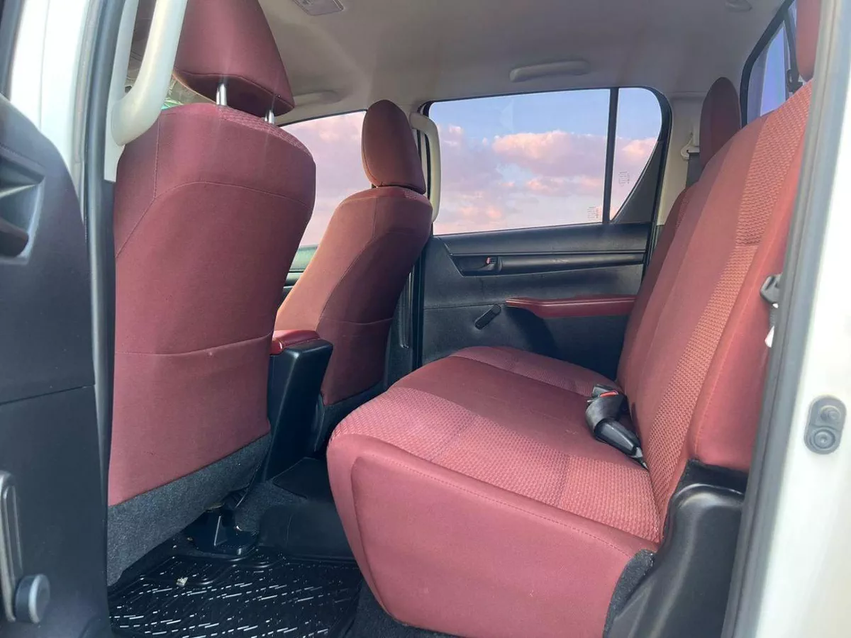 Toyota Hilux GLX 2022 Toyota Hilux 2.7L V4 - 4x4 AWD Original Paint - GCC - Patrol Automatic-15-0