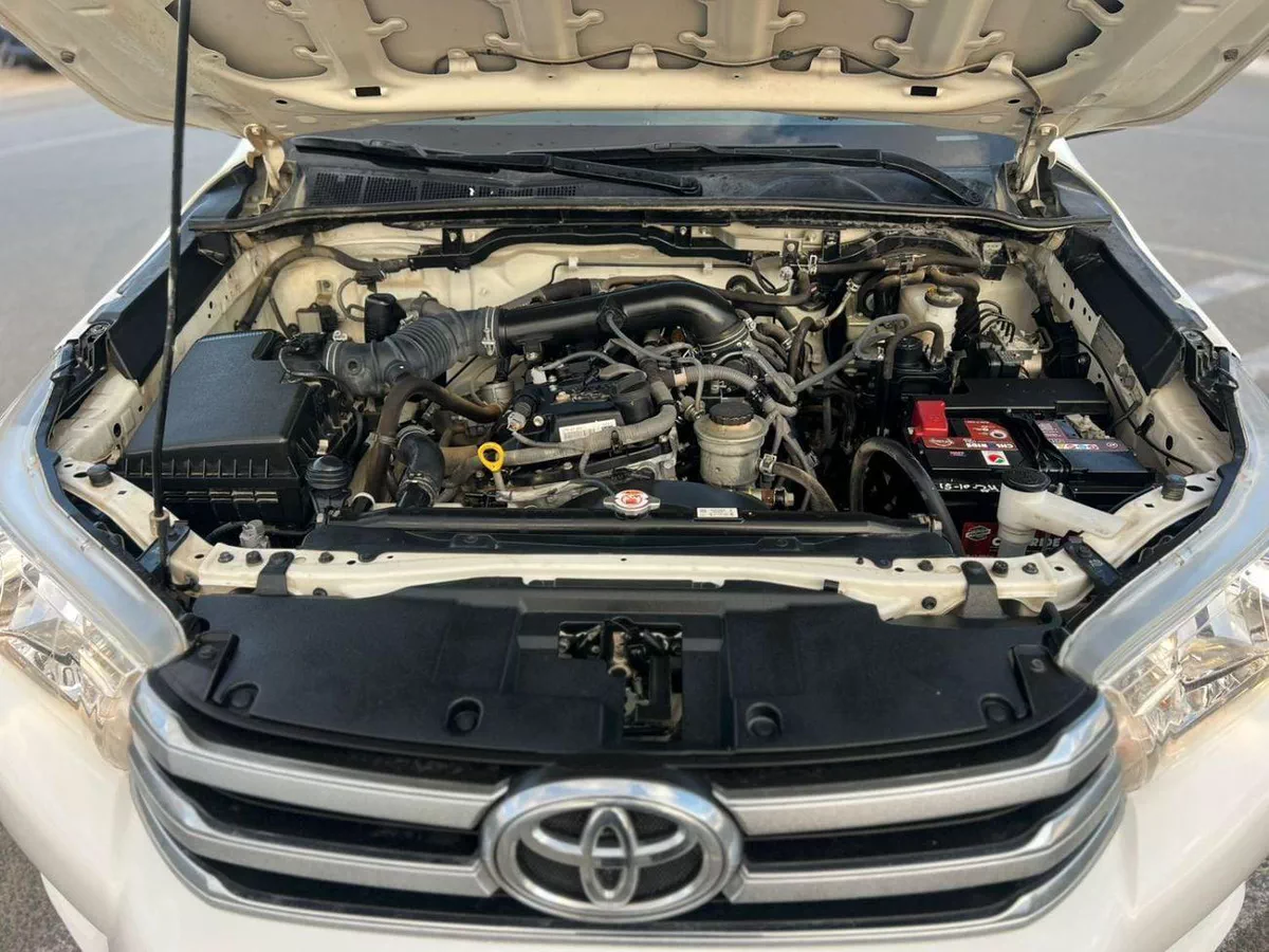 Toyota Hilux GLX 2022 Toyota Hilux 2.7L V4 - 4x4 AWD Original Paint - GCC - Patrol Automatic-19-0