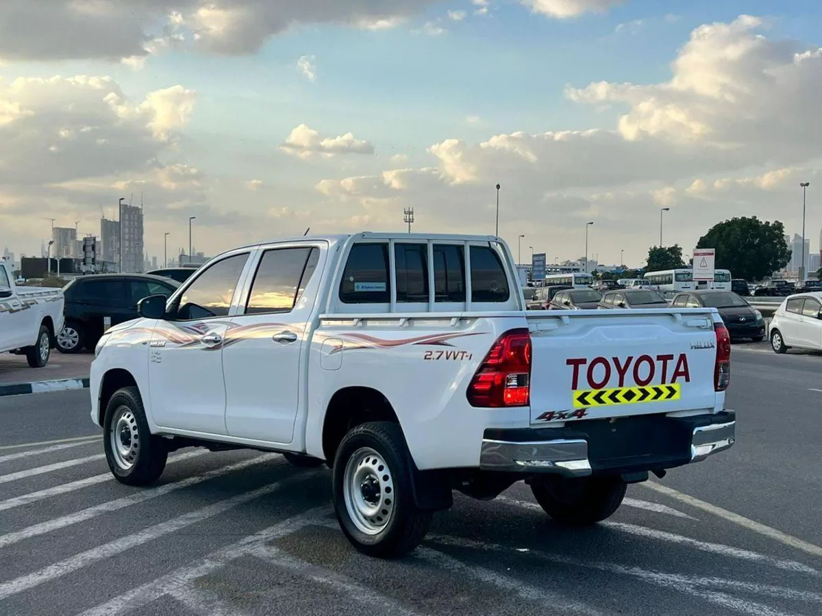 Toyota Hilux GLX 2022 Toyota Hilux 2.7L V4 - 4x4 AWD Original Paint - GCC - Patrol Automatic-4-0