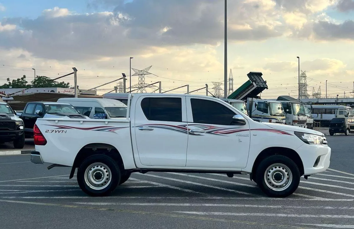 Toyota Hilux GLX 2022 Toyota Hilux 2.7L V4 - 4x4 AWD Original Paint - GCC - Patrol Automatic-8-0
