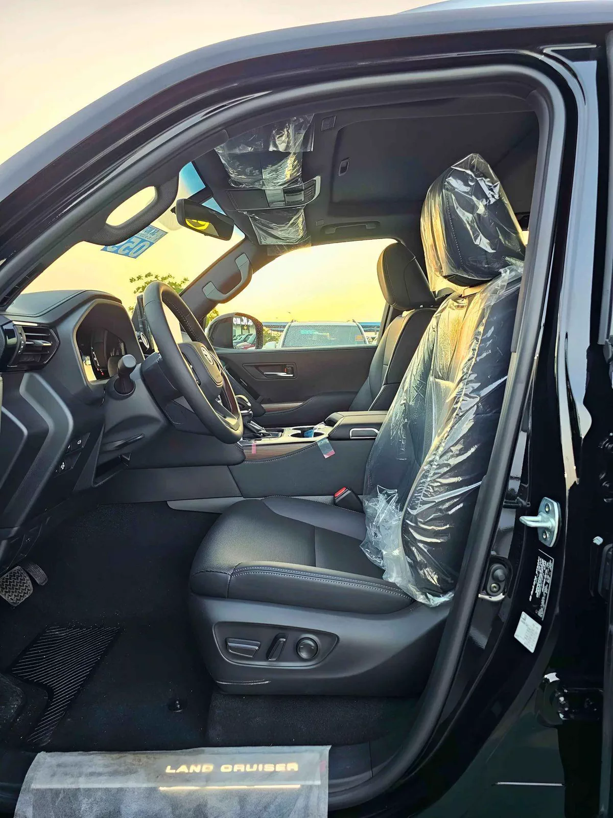 Toyota Land Cruiser GXR 3.5 Twin Turbo | BIG Screen JBL Speakers | Top Line Model (CODE # GXR3HB)-6-0
