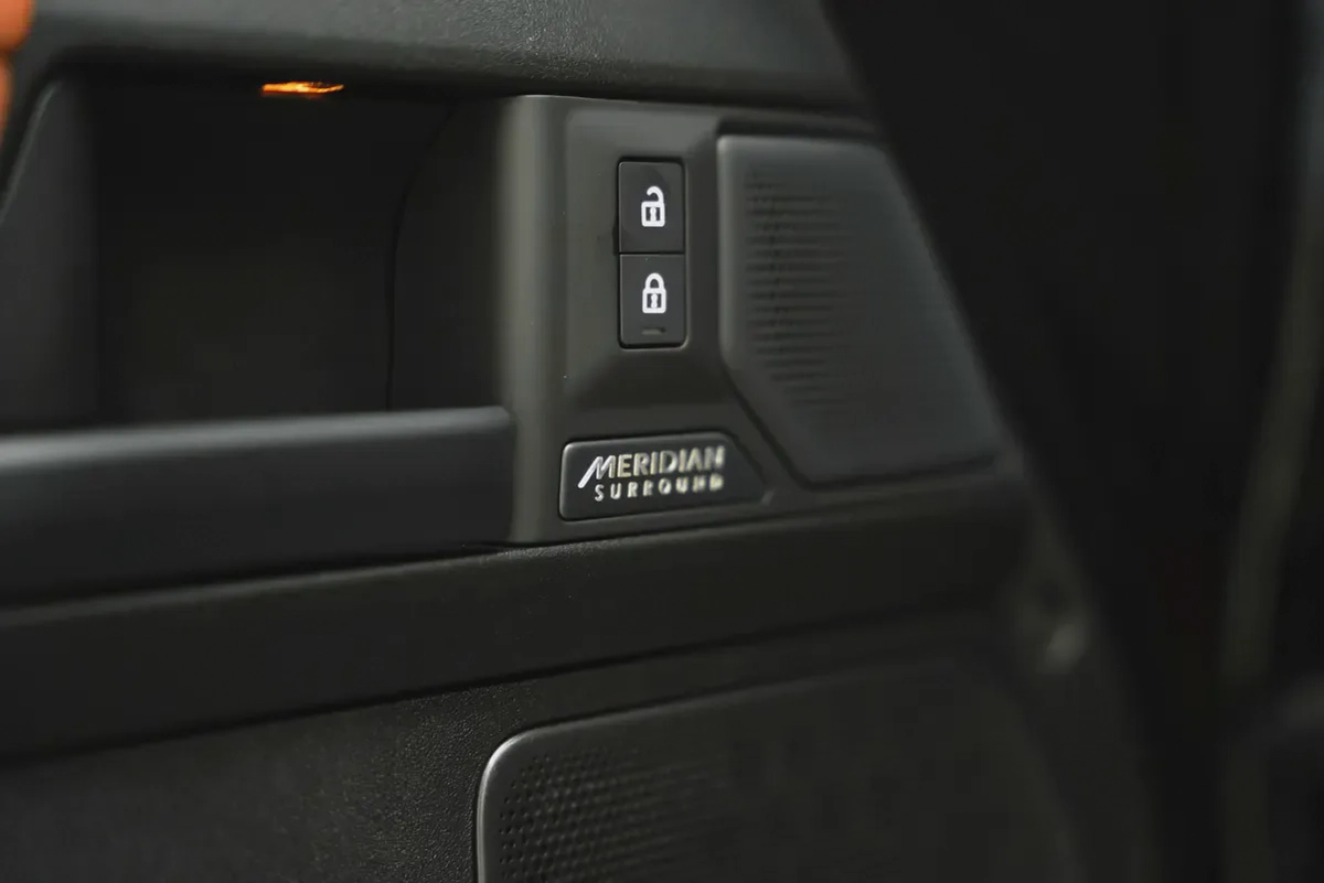 2026 LAND ROVER DEFENDER OCTA BLACK EDITION WITH WARRANTY AND SERVICE CONTRACT-5-5