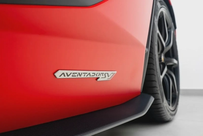 2019 LAMBORGHINI AVENTADOR SVJ-16