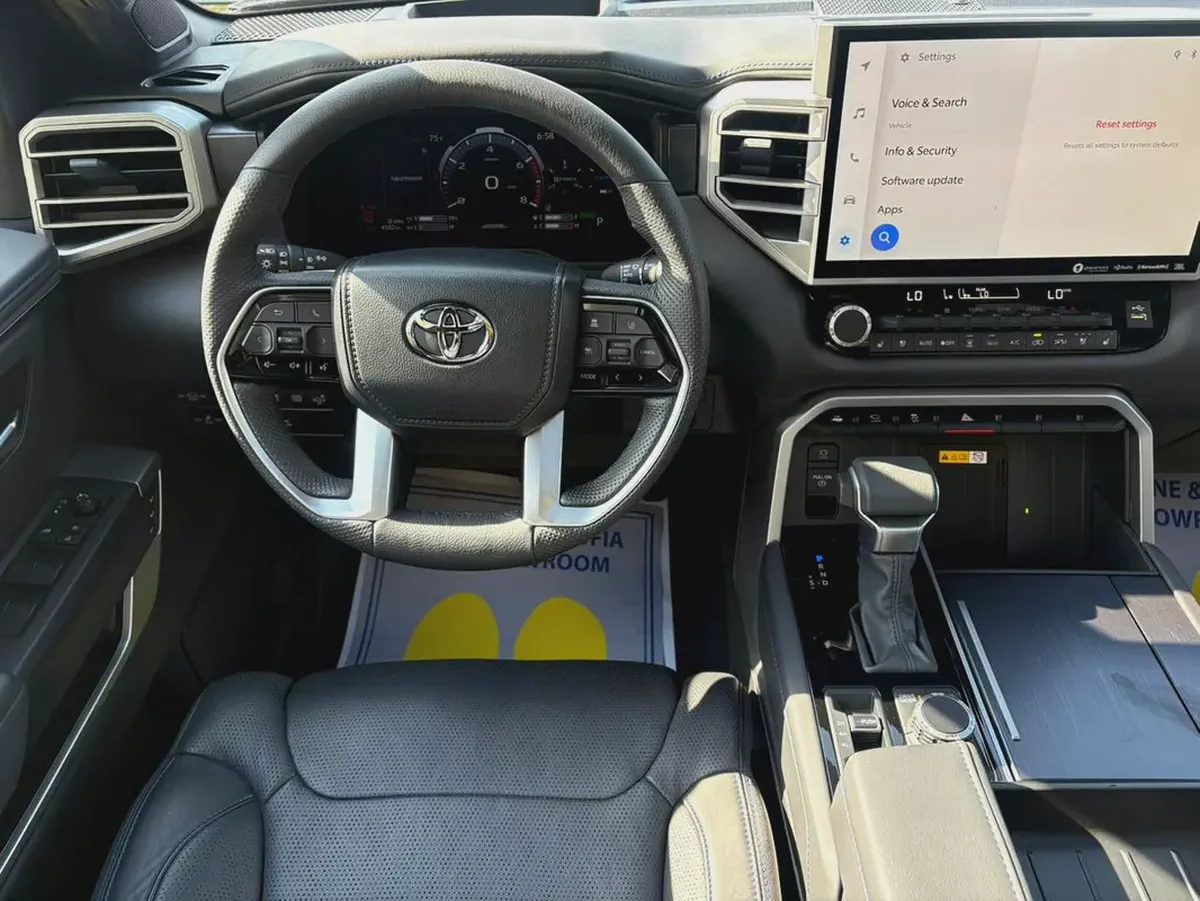 TOYOTA SEQUOIA 2024 MODEL - 4000KMS ONLY-14-14