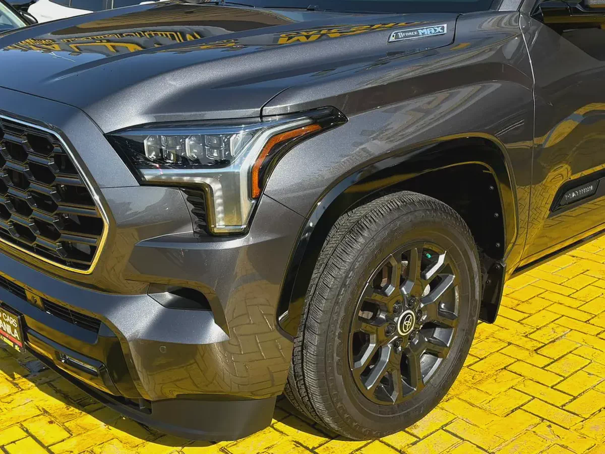 TOYOTA SEQUOIA 2024 MODEL - 4000KMS ONLY-6-6