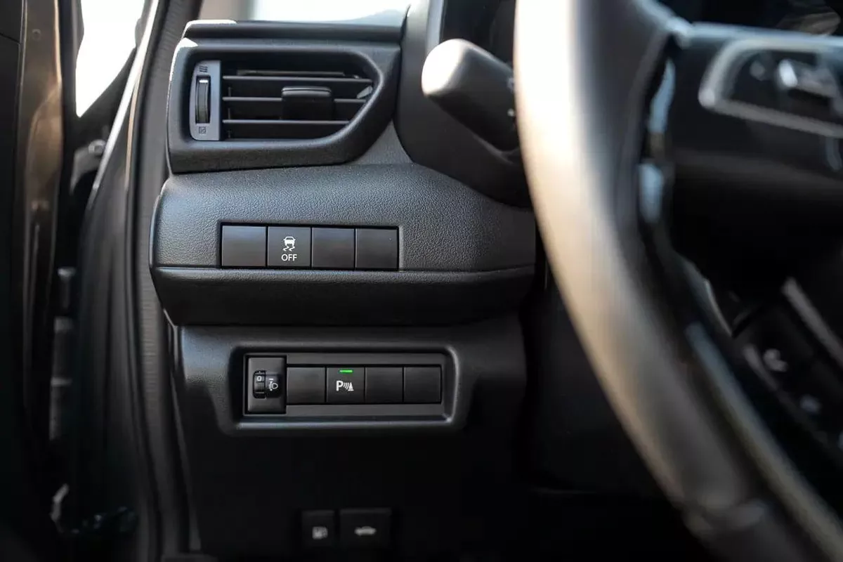 Suzuki Swift GLX Suzuki Swift GLX 2026 GCC specs (FOR EXPORT ONLY)-9-0
