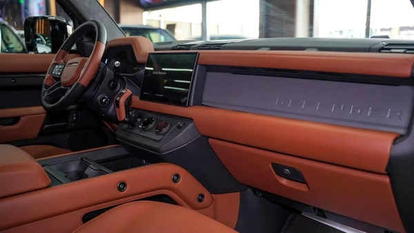 2025 Land Rover Defender 110 Octa - Brand New