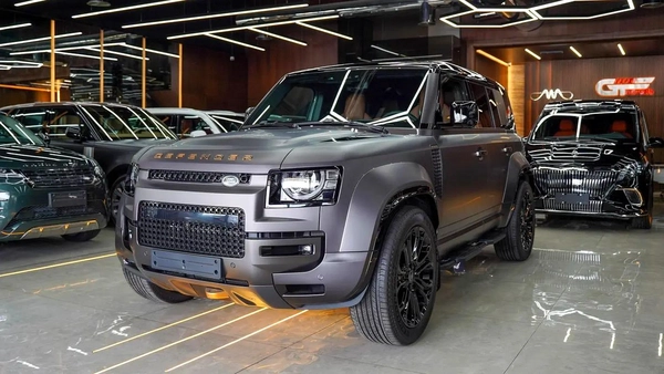2025 Land Rover Defender 110 Octa - Brand New