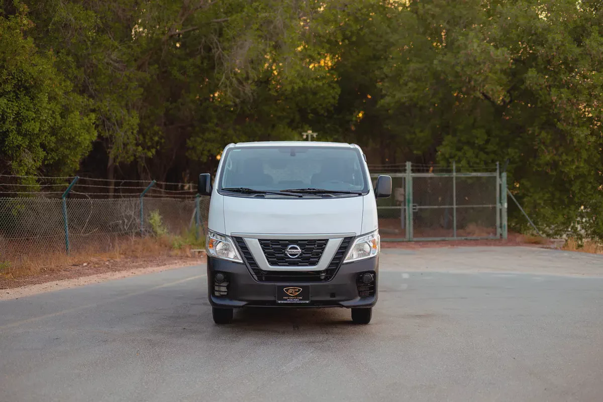 Urvan 6-Seater | Automatic | Standard Roof Delivery Van | GCC Specs | Ref#N32308-4-4