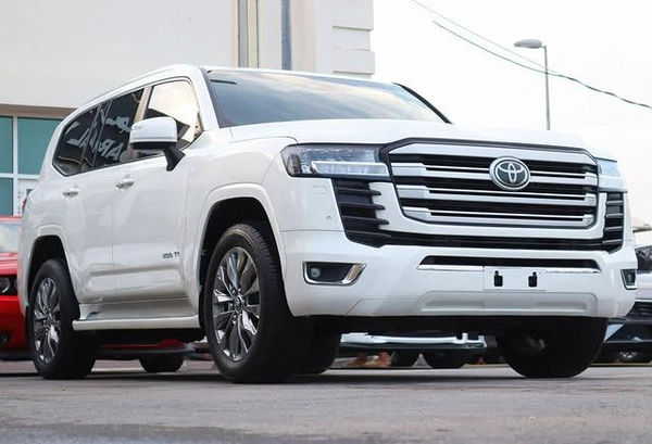 Toyota Land Cruiser GXR 