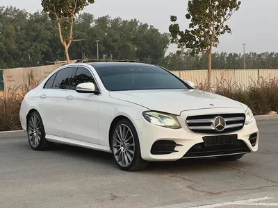 Mercedes-Benz E 300 2018 | GCC Specs | Pristine Condition-1