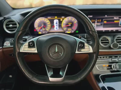 Mercedes-Benz E 300 2018 | GCC Specs | Pristine Condition-4