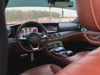 Mercedes-Benz E 300 2018 | GCC Specs | Pristine Condition-5