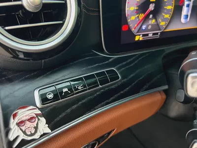 Mercedes-Benz E 300 2018 | GCC Specs | Pristine Condition-8