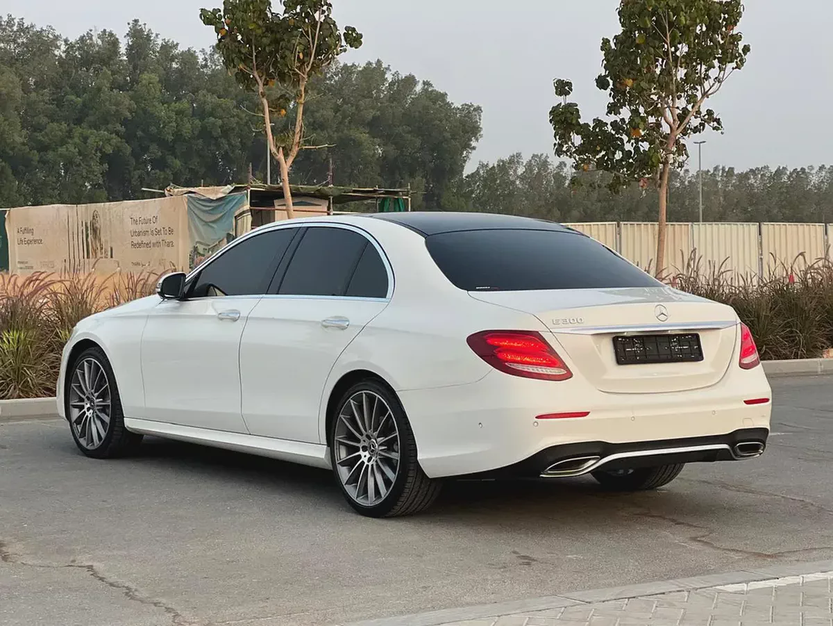 Mercedes-Benz E 300 2018 | GCC Specs | Pristine Condition-14-14