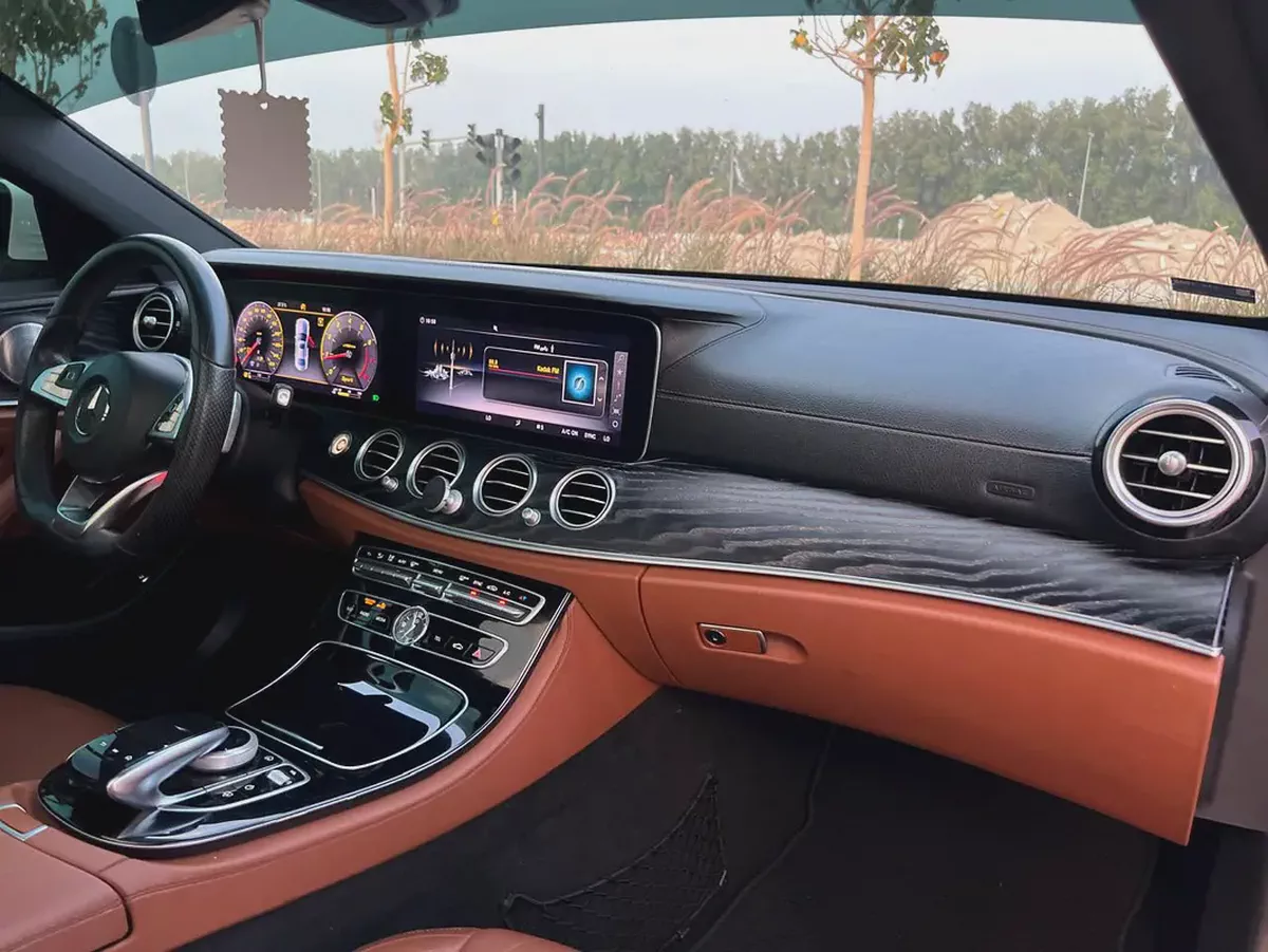 Mercedes-Benz E 300 2018 | GCC Specs | Pristine Condition-7-7