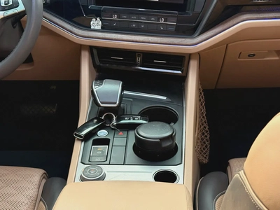 Volkswagen Touareg Highline Plus 2018 GCC Specs-12