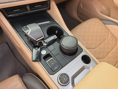 Volkswagen Touareg Highline Plus 2018 GCC Specs-17
