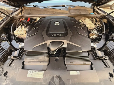 Volkswagen Touareg Highline Plus 2018 GCC Specs-19
