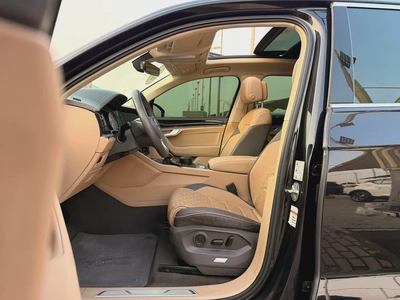 Volkswagen Touareg Highline Plus 2018 GCC Specs-6
