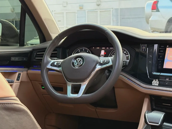 Volkswagen Touareg Highline Plus 2018 GCC Specs