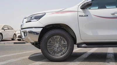 Toyota Hilux Double Cab DLS 2026 GCC Specs-2