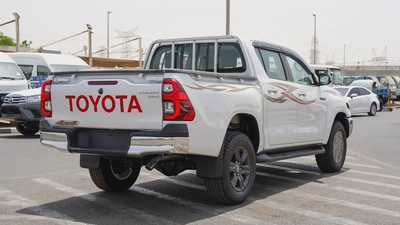 Toyota Hilux Double Cab DLS 2026 GCC Specs-3
