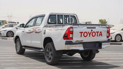 Toyota Hilux Double Cab DLS 2026 GCC Specs-4