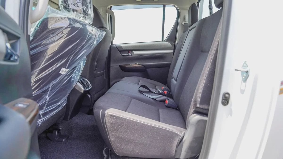 Toyota Hilux Double Cab DLS 2026 GCC Specs-11-11
